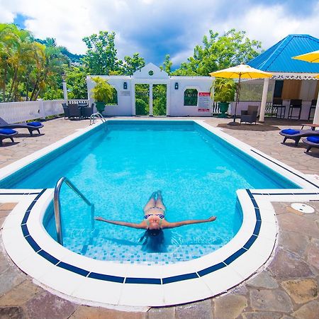 Grenadine House Hotel คิงส์ทาวน์ ภายนอก รูปภาพ