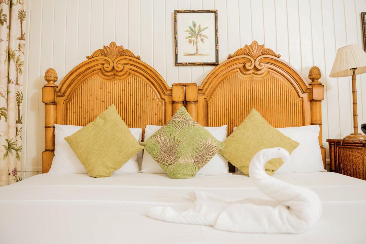 Grenadine House Hotel คิงส์ทาวน์ ภายนอก รูปภาพ