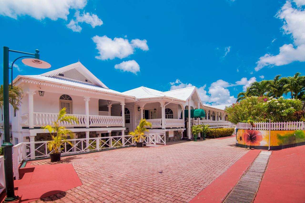 Grenadine House Hotel คิงส์ทาวน์ ภายนอก รูปภาพ